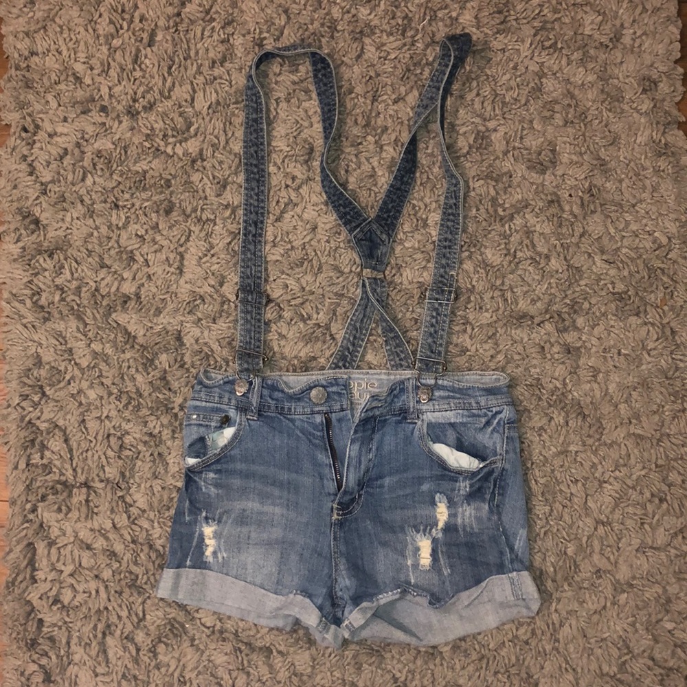 HIPPY LAUNDRY DENIM SHORTS W/ OVERALL ATTACHMENTS